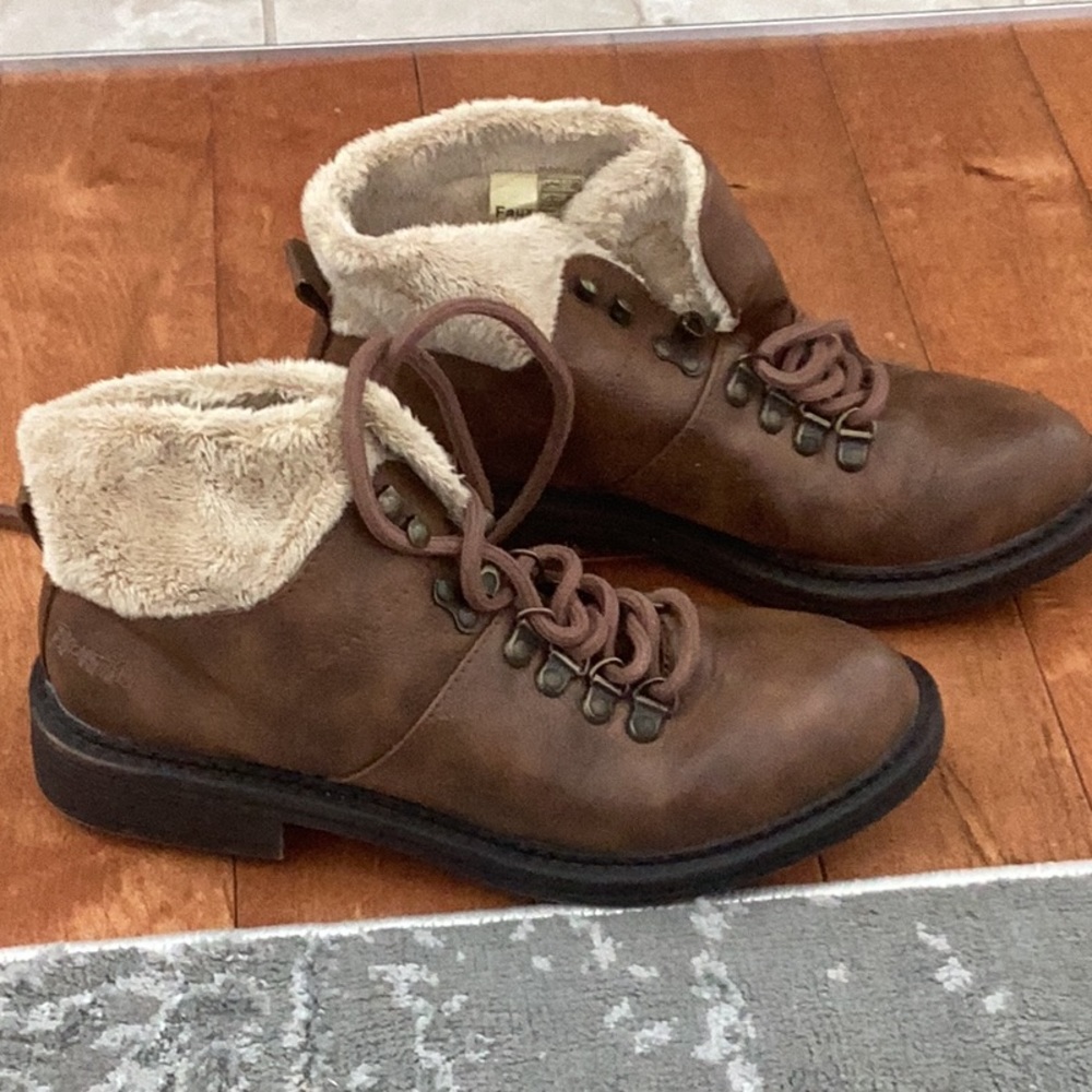 Blowfish booties size 6.5 brown